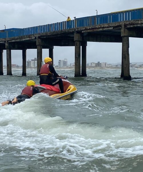 No Extremo Sul, Bombeiros Militares realizam formação de salvamento com moto aquática