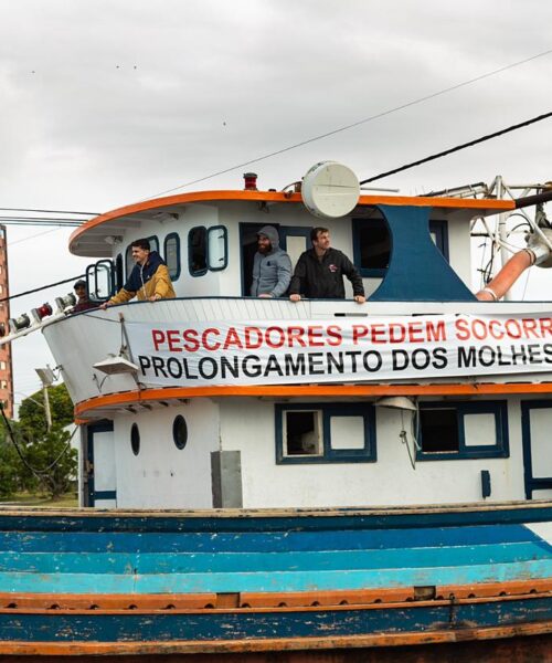 Pescadores de Passo de Torres realizaram manifestação pelo aumento dos Molhes do município