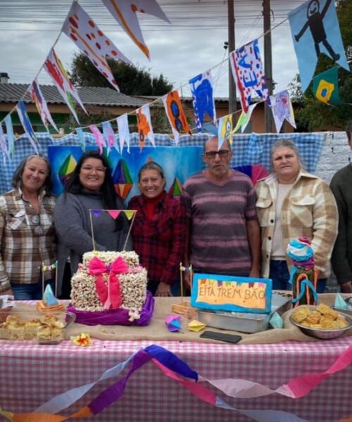 Festa Junina do SCFV de Passo De Torres foi repleta de comidas típicas e brincadeiras