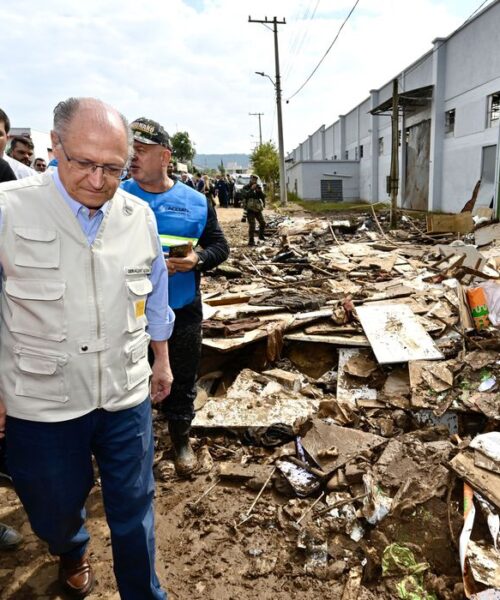 Alckmin anuncia R$ 741 milhões para cidades do RS afetadas por ciclone