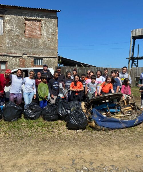 Torres participa do Dia Mundial de Limpeza de Rios e Praias e recolhe quase duas toneladas de lixo