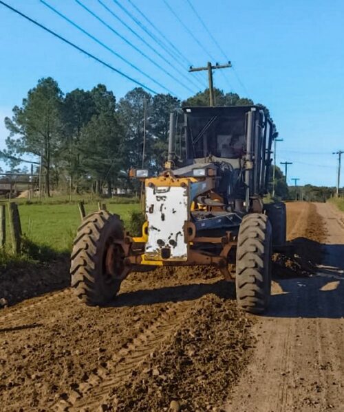 Melhorias em estradas, drenagem, ponte e praia marcam o mês de agosto da Secretaria de Obras de Passo de Torres