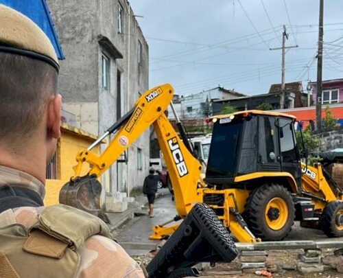 Operação Caminho Livre desobstrui vias da comunidade Chico Mendes