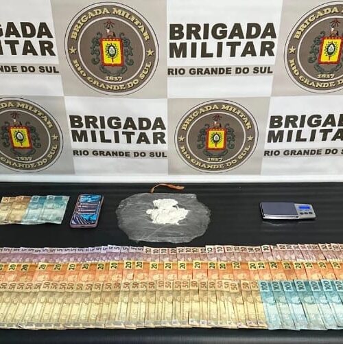 BM prende três pessoas por tráfico de drogas e apreende 4 mil reais em Torres
