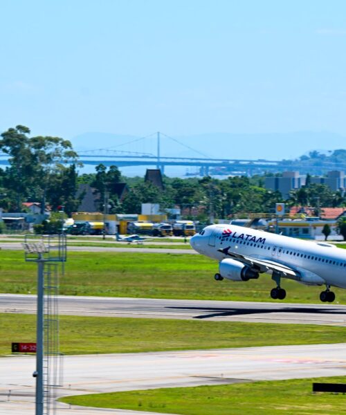 Empresas anunciam voos extras para aeroportos catarinenses para suprir demanda do Rio Grande do Sul