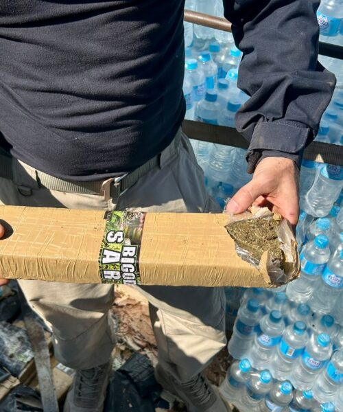 PRF encontra toneladas de maconha em fundo falso de carreta com donativos para o Rio Grande do Sul