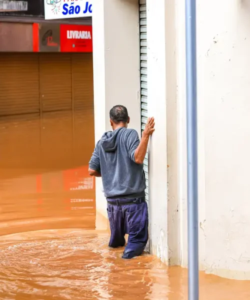 Mortes por leptospirose chegam a 13 no Rio Grande do Sul