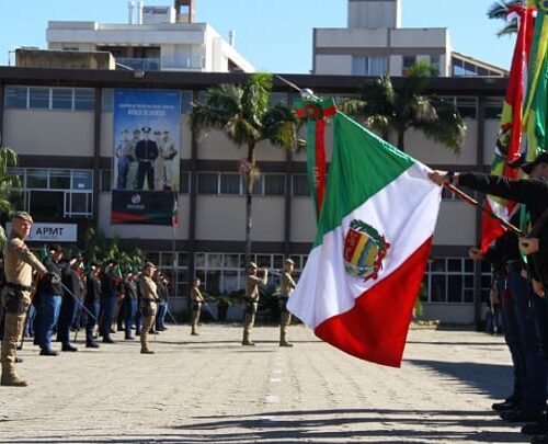 Dia do Soldado é comemorado com solenidades de condecorações aos policiais militares