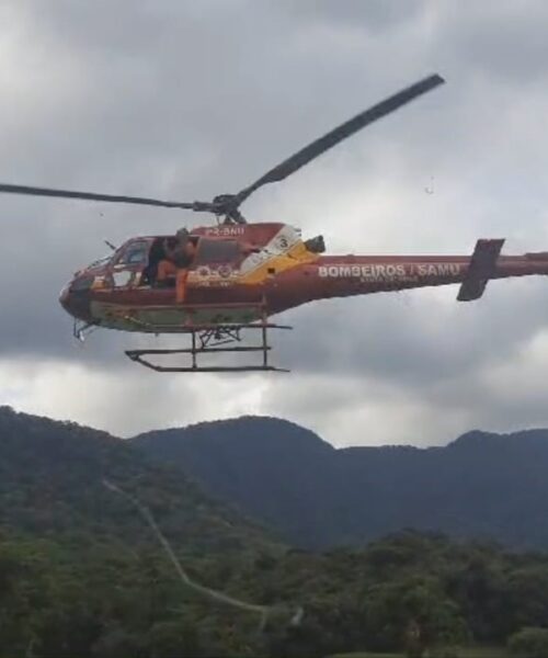 Em missão de resgate arriscada, corpo de montanhista é retirado do Pico do Jurapê