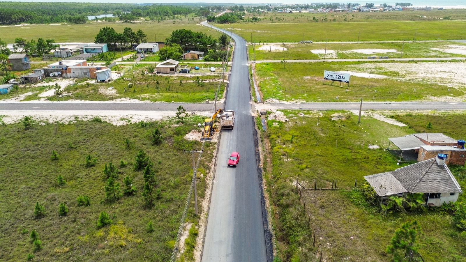 Asfalto da Tapera entra na fase final em Passo de Torres