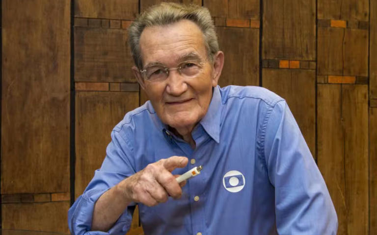 Morre Léo Batista aos 92 anos
