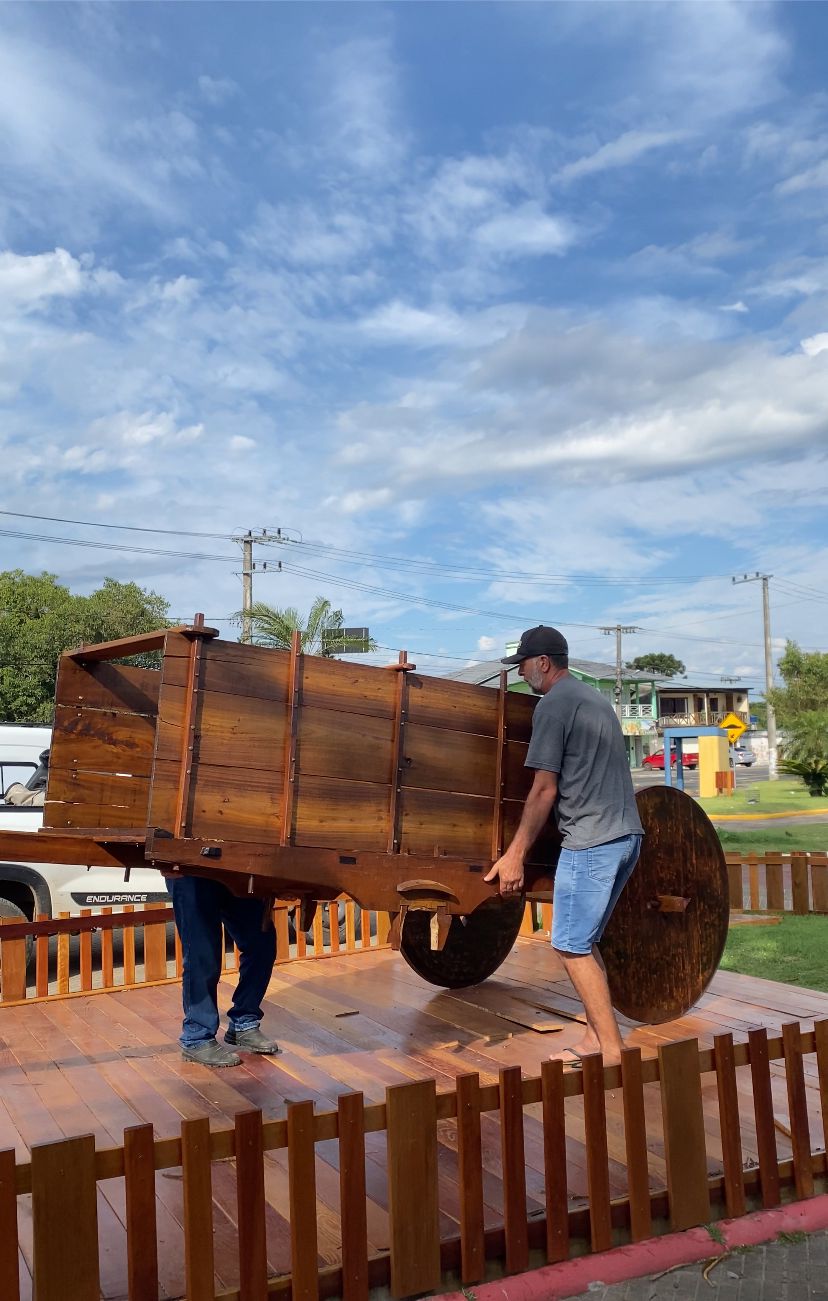 Monumento do Carro de Boi de São João do Sul é retirado para manutenção