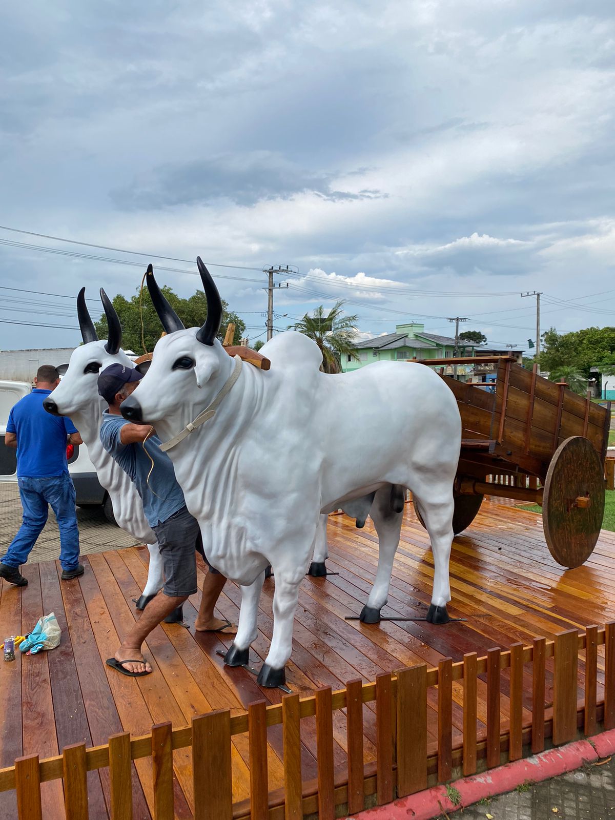 Reforma concluída: Monumento do Carro de Boi volta ao seu local em São João do Sul
