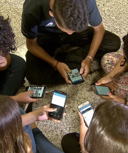 Volta às aulas sem celular: saiba como vai funcionar a nova lei