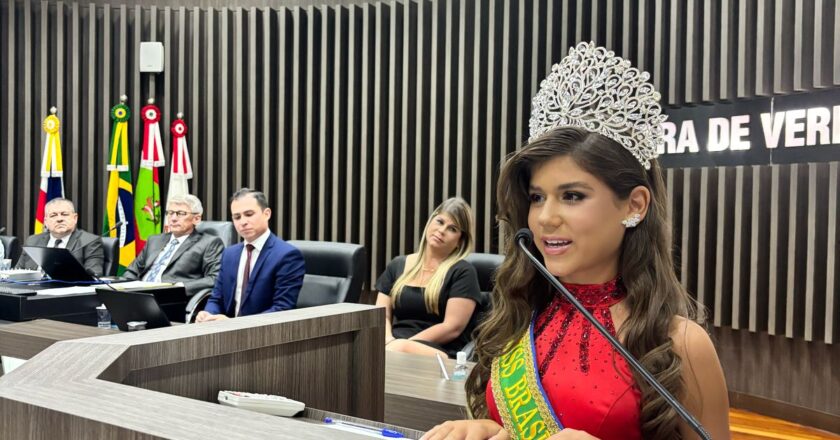 “De Araranguá para o mundo”: Mini Miss Olivia Monteiro recebe Moção de Reconhecimento