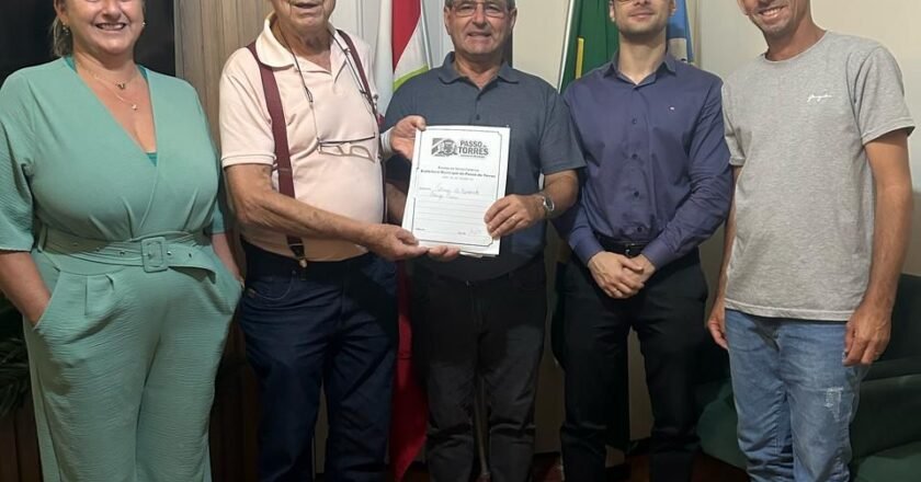 Prefeitura de Passo de Torres realiza repasse para Associação Amiga Miau