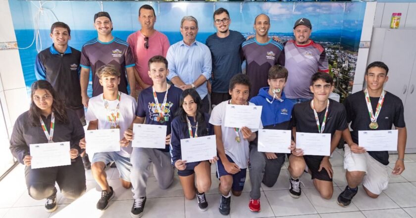 Atletas de Passo de Torres conquistam pódios e são reconhecidos