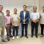 Comitiva de Passo de Torres busca apoio do Estado para prolongamento dos molhes