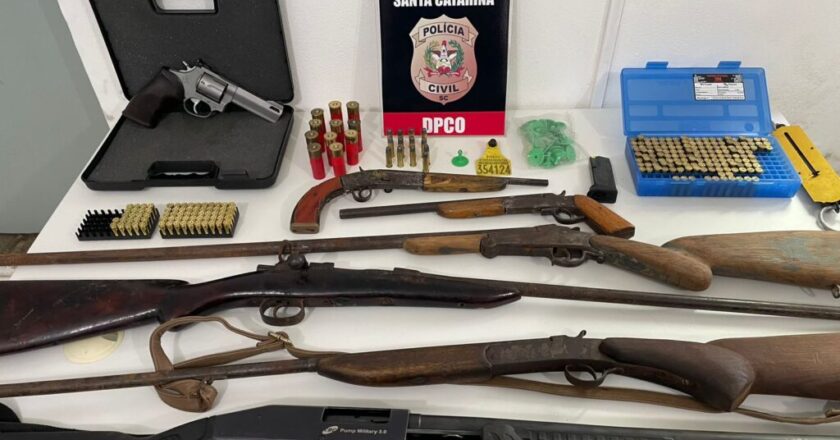 Polícia Civil apreende armas e munições em investigação de comércio ilegal de carne e abigeato na região de São Joaquim
