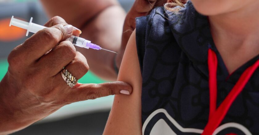 Saúde reforça importância da vacinação contra a gripe diante do aumento de casos graves
