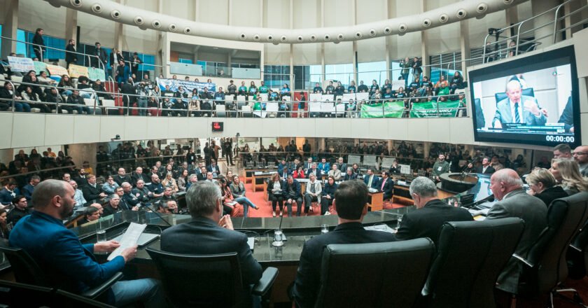 Alesc lidera debate pelo aprimoramento do Universidade Gratuita e Fumdesc