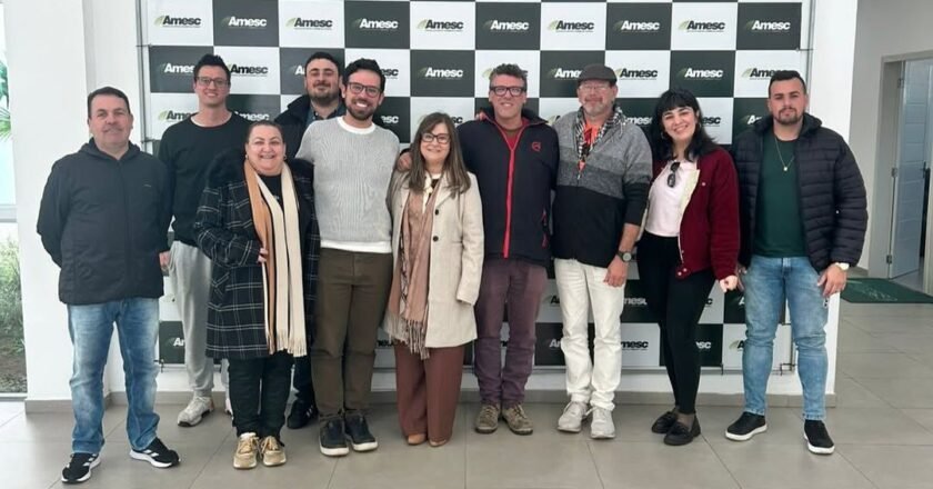 Diretor de Cultura de Passo de Torres é eleito presidente do Colegiado de Cultura da AMESC