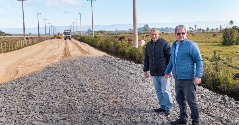 Pavimentação do acesso da BR-101 à Bellatorres avança com apoio do Governo do Estado