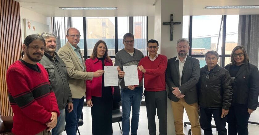 Prefeitura de Torres recebe emendas parlamentares para retroescavadeira e saúde bucal