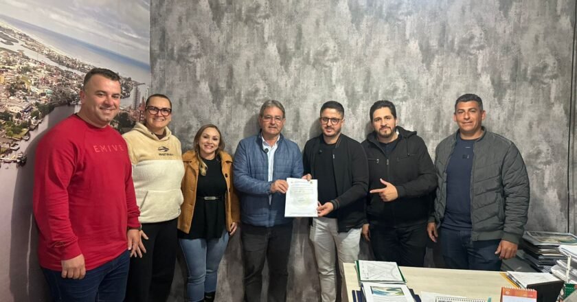 Passo de Torres aprova projetos de valorização dos servidores públicos efetivos