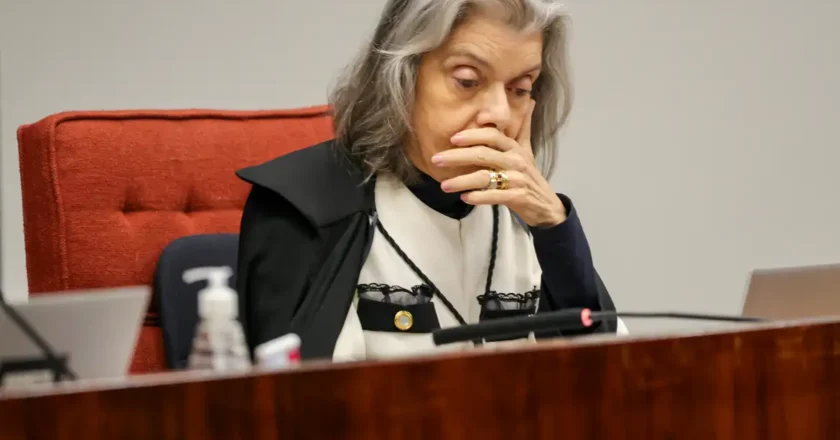 Voto de Cármen Lúcia pode formar maioria para condenar Bolsonaro