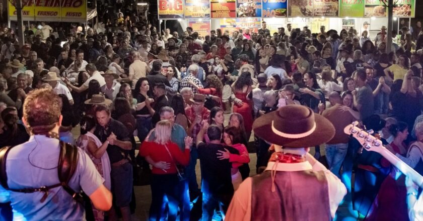 Mais de 20 mil pessoas participam da IV Semana Farroupilha de Passo de Torres