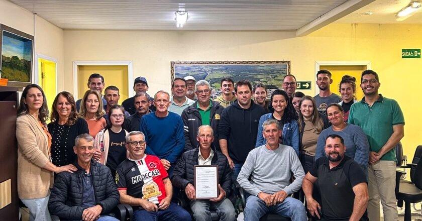 Administração Municipal realizou homenagem à família de Manoel Bauer, que dará nome ao novo Complexo Esportivo em Forquilhinha