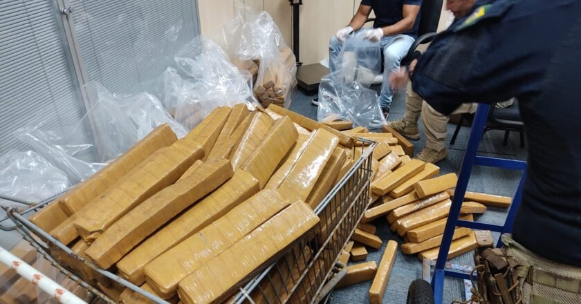 PRF intercepta em Itajaí mais de uma tonelada de maconha que iria para Florianópolis