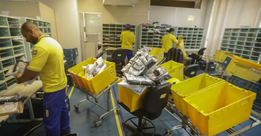 Correios aprovam demissão voluntária e fechamento de agências