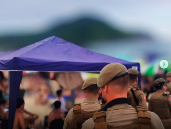 PM/SC age contra perturbação do sossego nas praias
