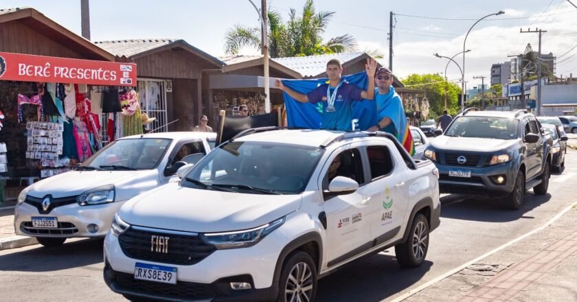 Carreata homenageia medalhista da APAE em Passo de Torres