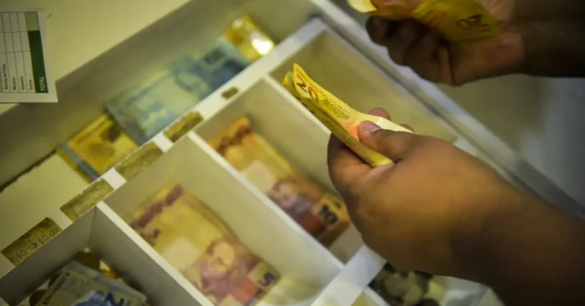 Governo Federal confirma salário mínimo de R$ 1.621 em 2026