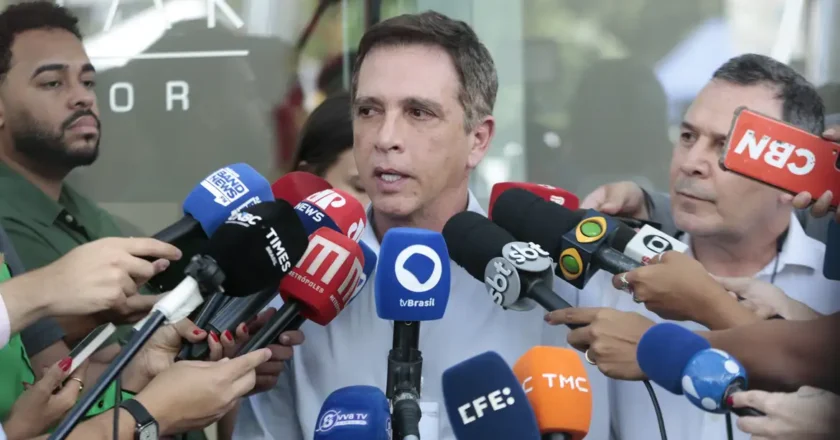 Médico de Bolsonaro confirma traumatismo craniano leve