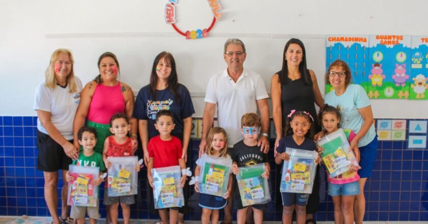 Passo de Torres entrega materiais escolares gratuitos para quase 3 mil alunos da rede municipal