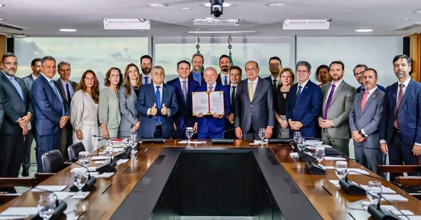 Lula sanciona Lei Antifacção e defende prisão de magnatas do crime