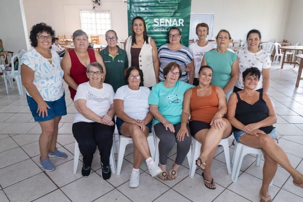 Passo de Torres promove curso de culinária com peixes e frutos do mar para Clube de Mães do bairro Passargada