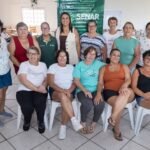 Passo de Torres promove curso de culinária com peixes e frutos do mar para Clube de Mães do bairro Passargada
