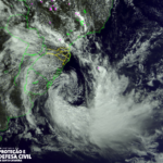 Frente fria se afasta e ciclone mantém ventos fortes e mar agitado em Santa Catarina
