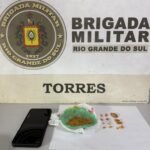 Brigada Militar prende dois homens por tráfico de entorpecentes em Torres