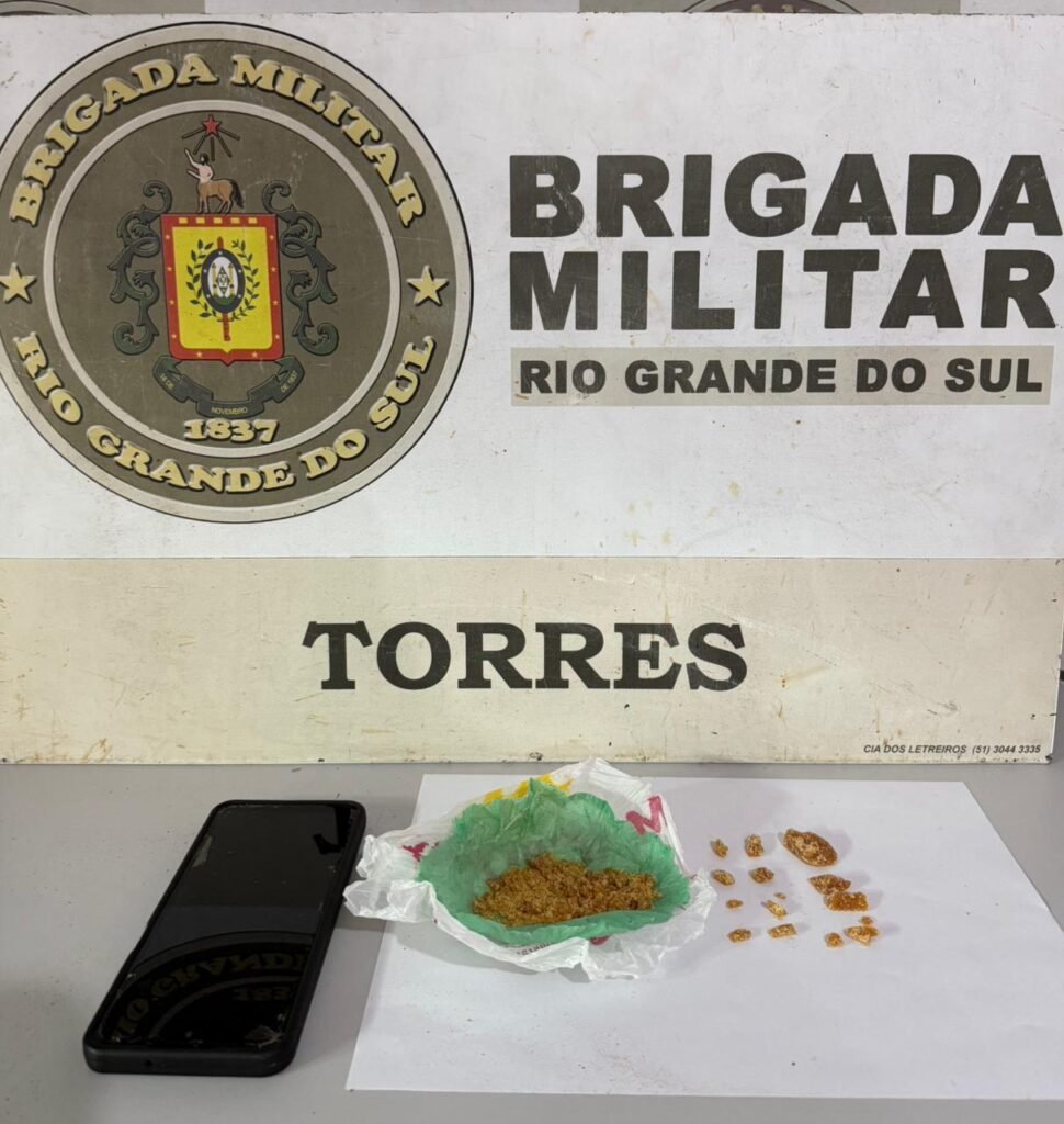 Brigada Militar prende dois homens por tráfico de entorpecentes em Torres