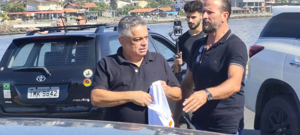 Pré-candidato ao governo do estado, João Rodrigues, visita Passo de Torres