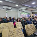 FUNCIONALISMO PÚBLICO MUNICIPAL DE TORRES SE MANIFESTA NA CÂMARA CONTRA CARGOS COMISSIONADOS