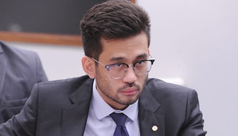 Comissão recebe denúncias de desvios do Bolsa Família pago à população em situação de rua