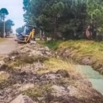 Passo de Torres intensifica limpeza de canais e sistemas de drenagem para prevenir alagamentos
