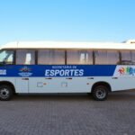 Secretaria de Esportes de Passo de Torres recebe ônibus para transporte de atletas e estudantes
